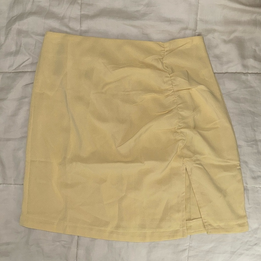 ~princess polly butter yellow skirt